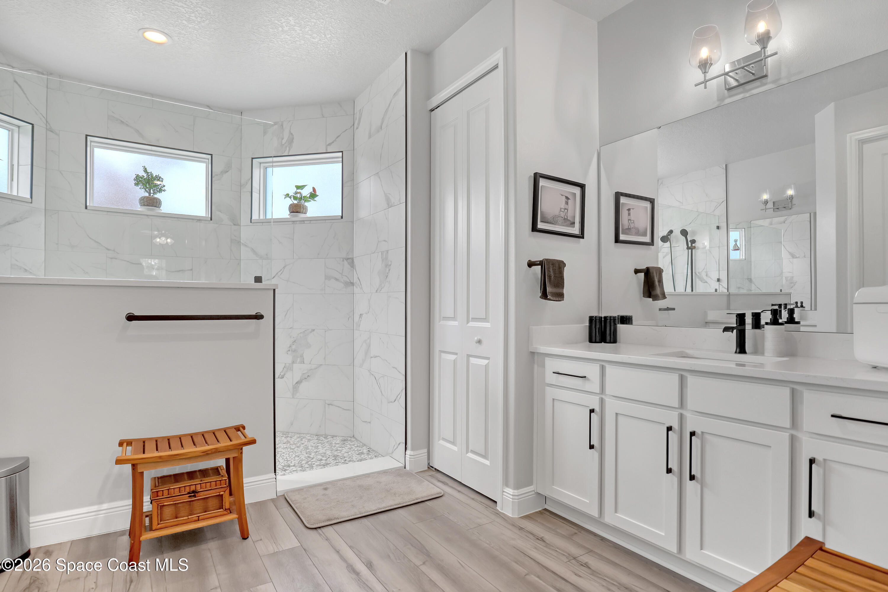 1837 Market Circle NE