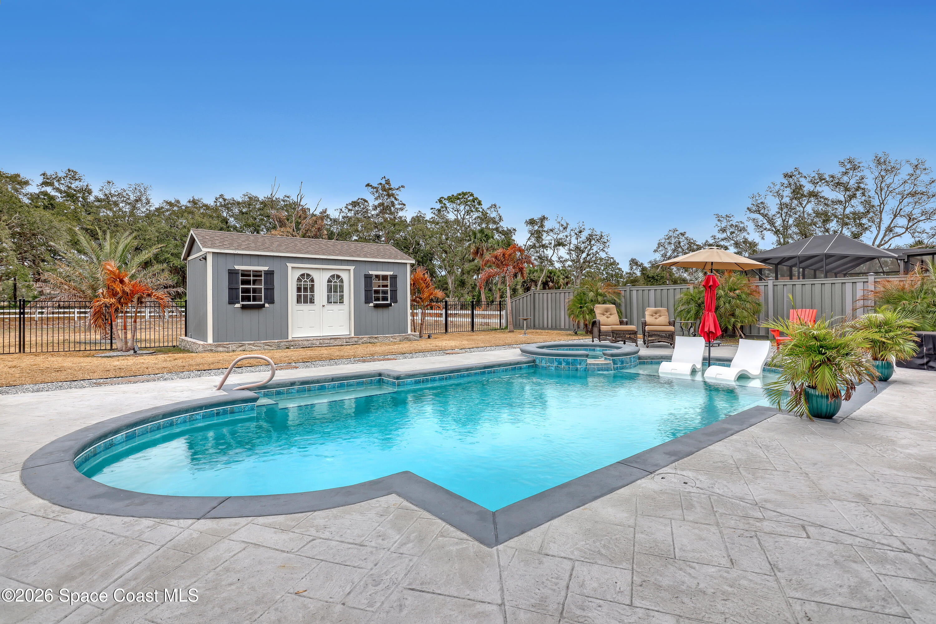 1837 Market Circle NE