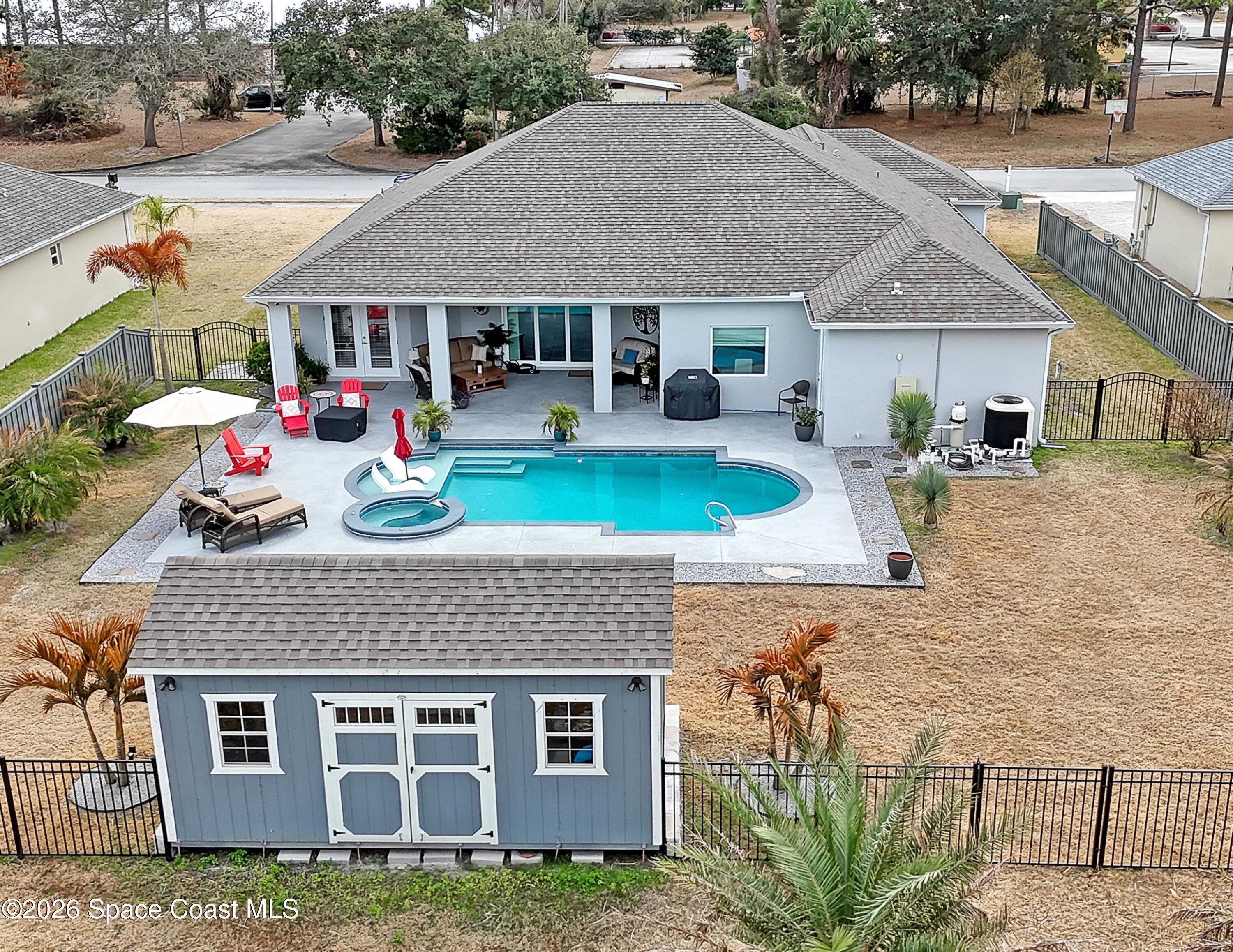 1837 Market Circle NE