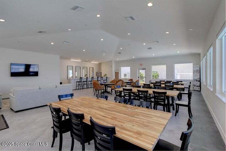 1465 S Harbor City Boulevard 304