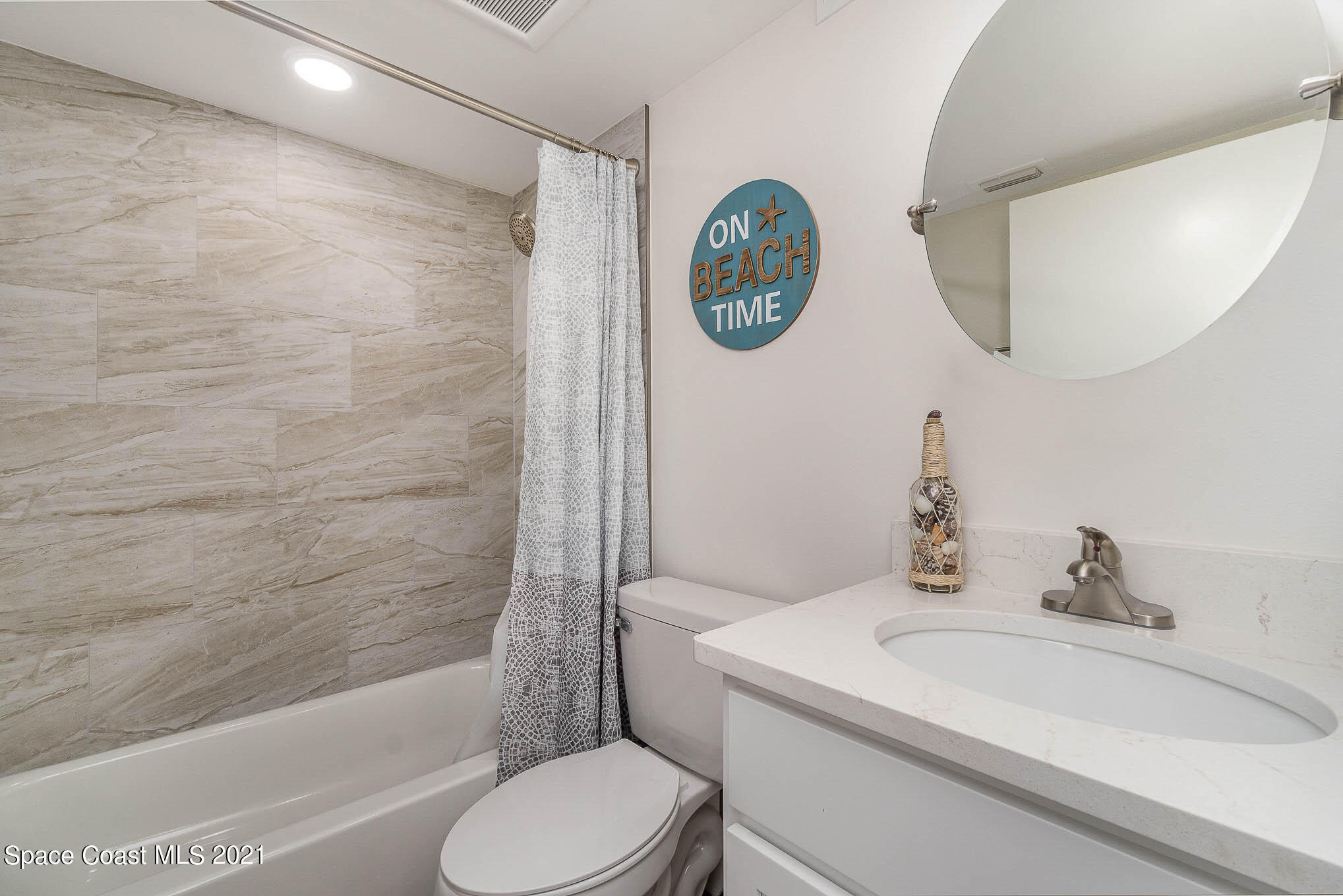 995 N Highway A1a 206