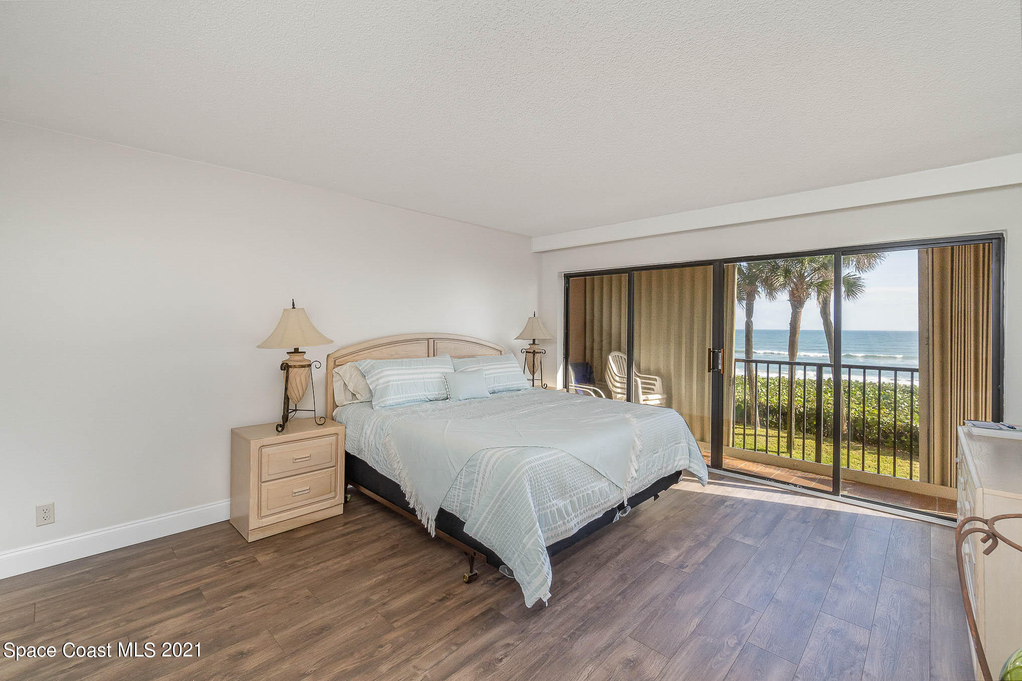 995 N Highway A1a 206