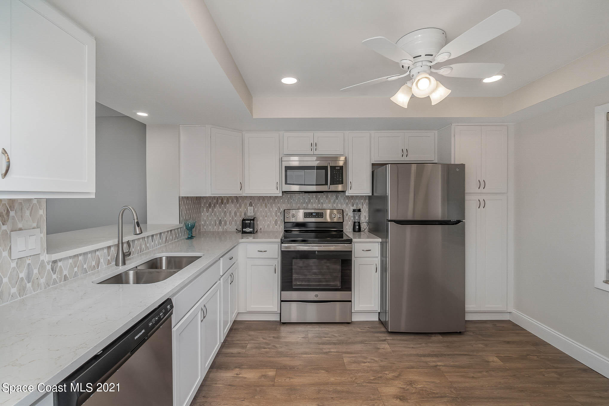 995 N Highway A1a 206