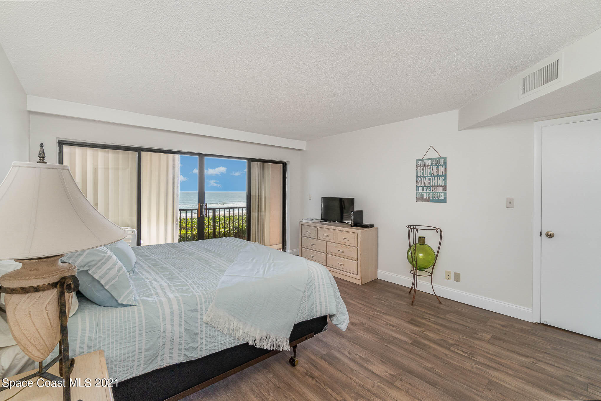 995 N Highway A1a 206