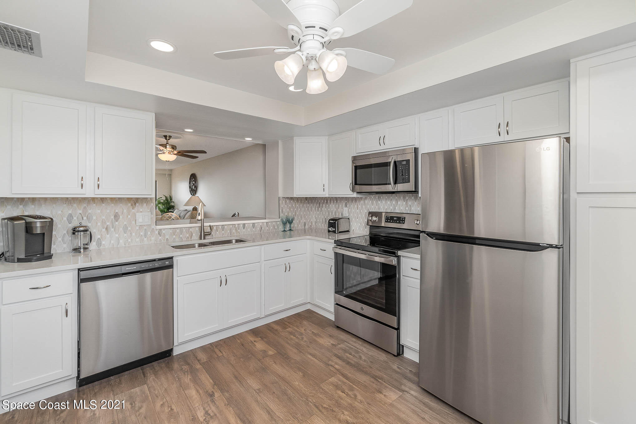 995 N Highway A1a 206