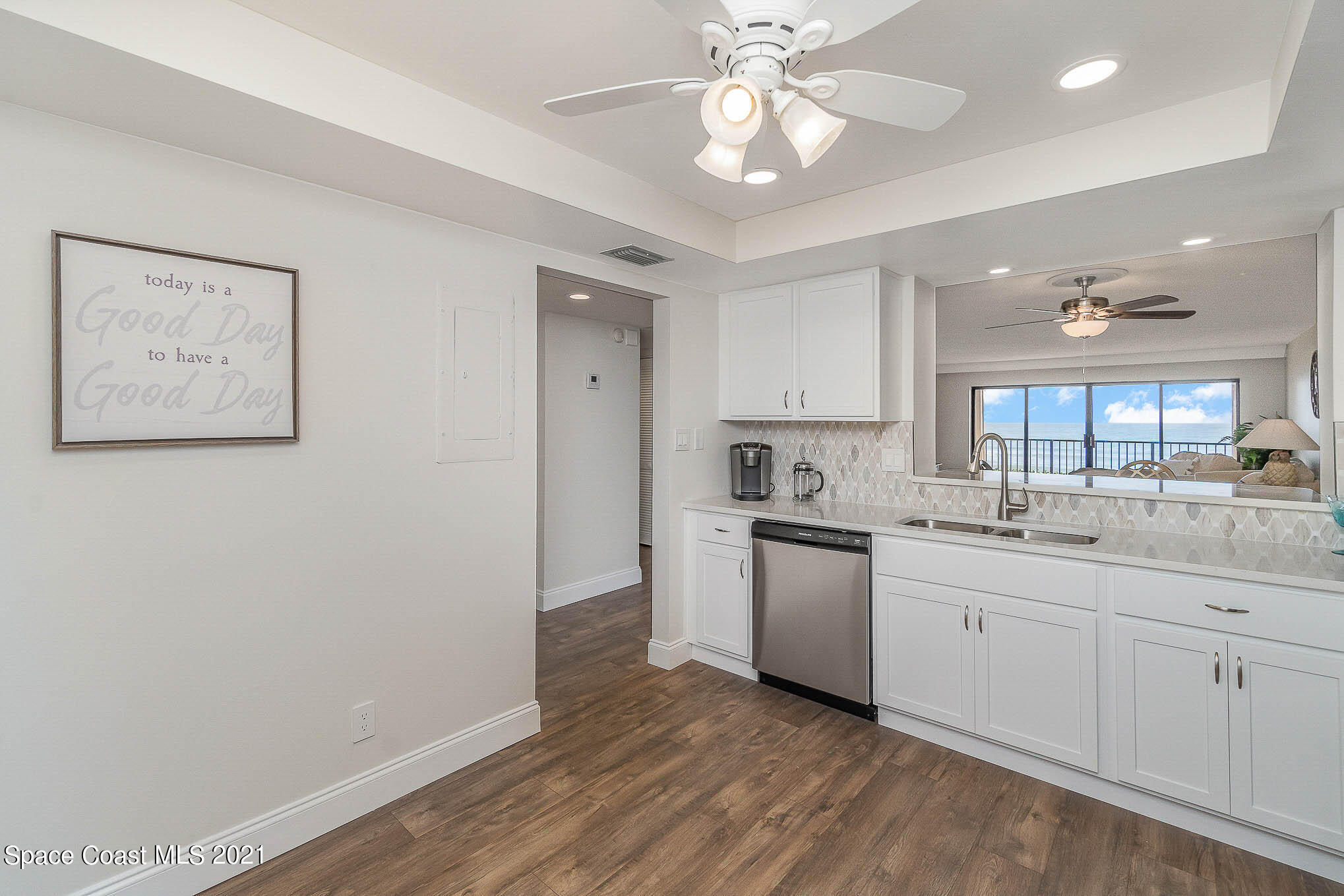 995 N Highway A1a 206