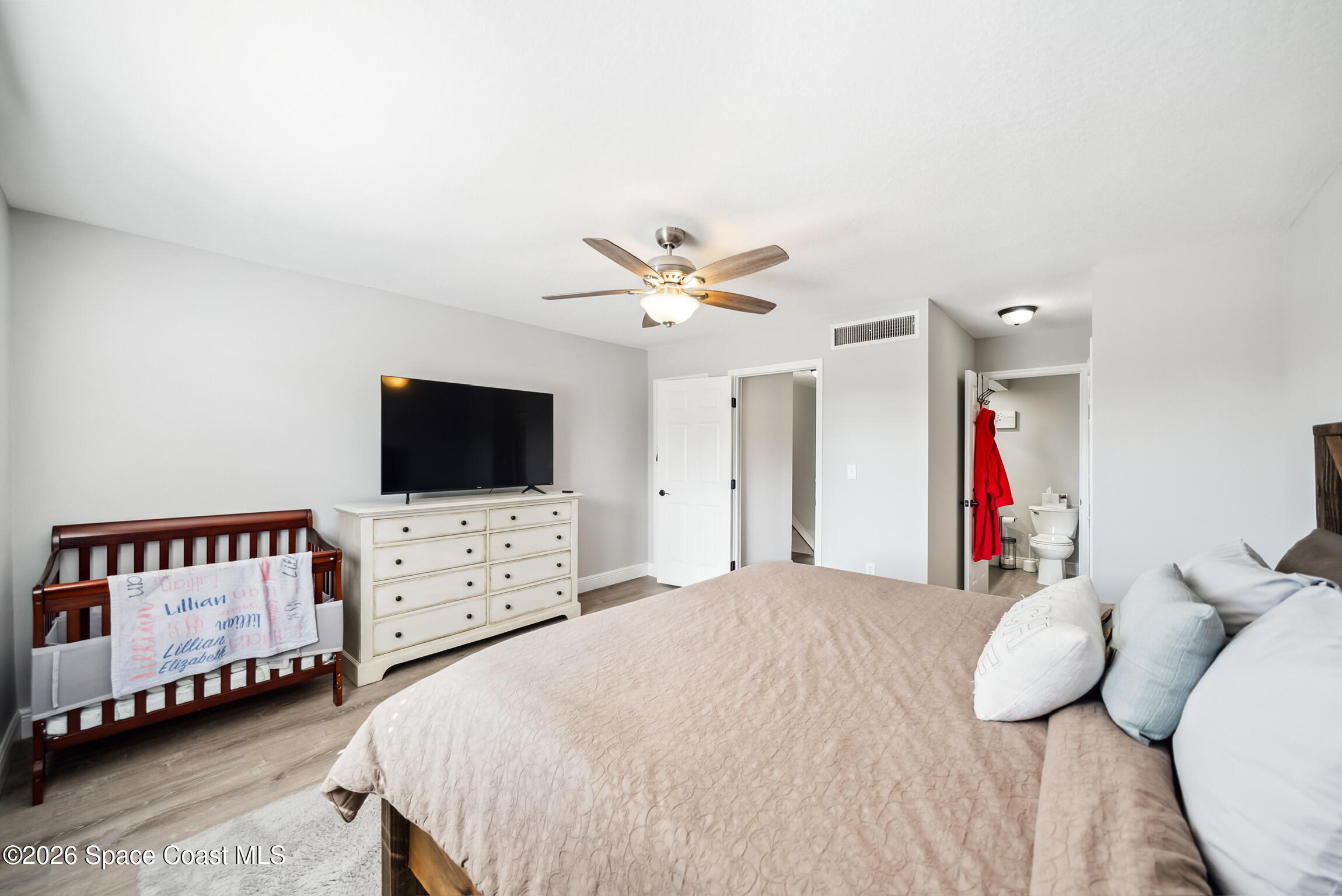 180 Paradise Boulevard 18015