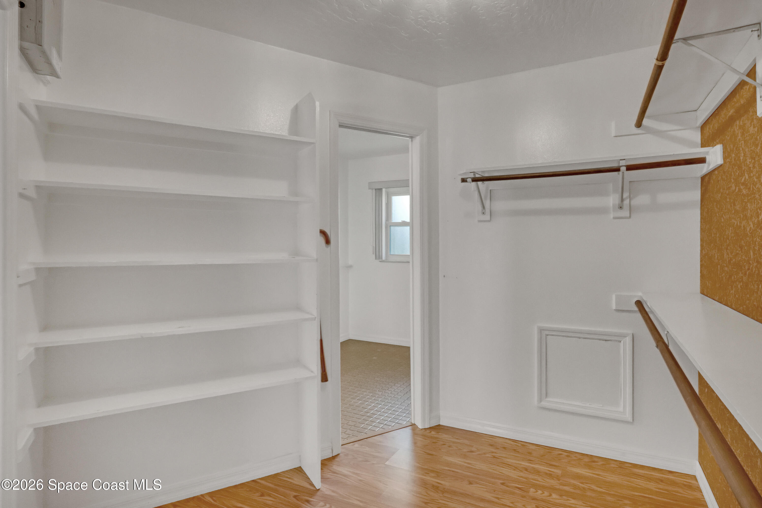 939 Peach Avenue NE