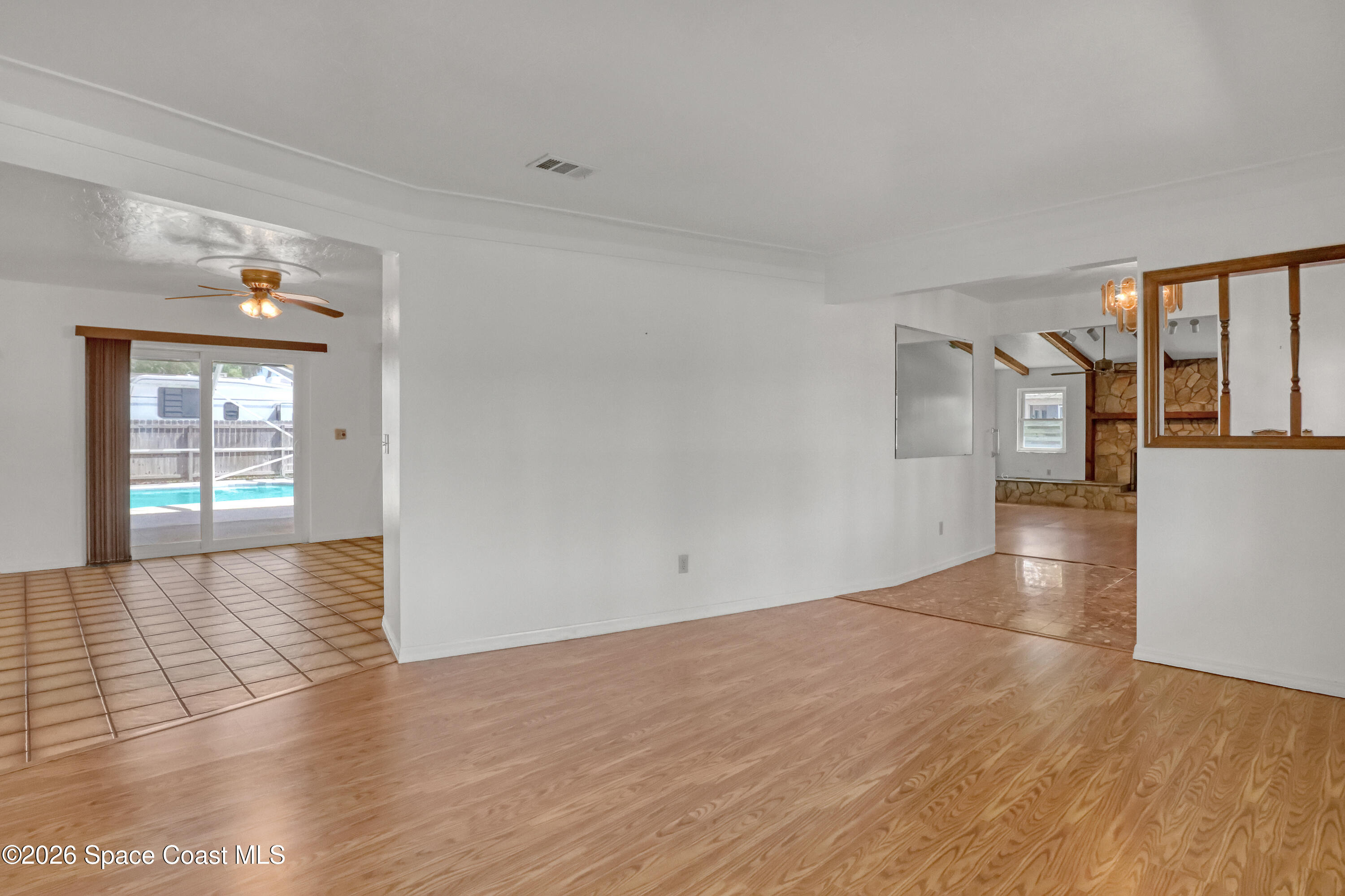 939 Peach Avenue NE