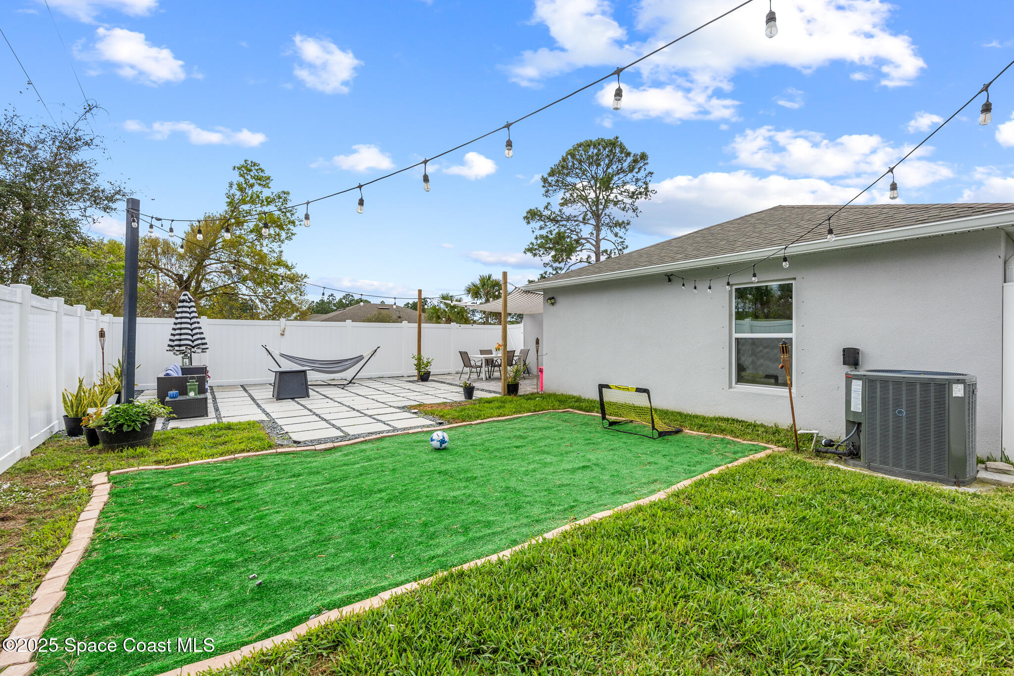 324 Alminar Avenue SE