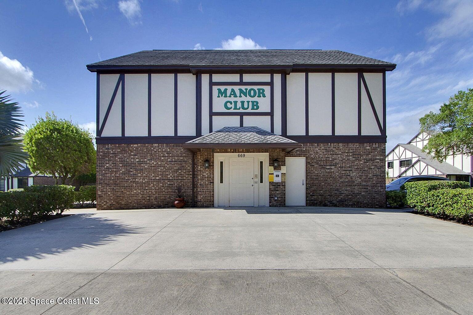 873 Greenwood Manor Circle 3-B
