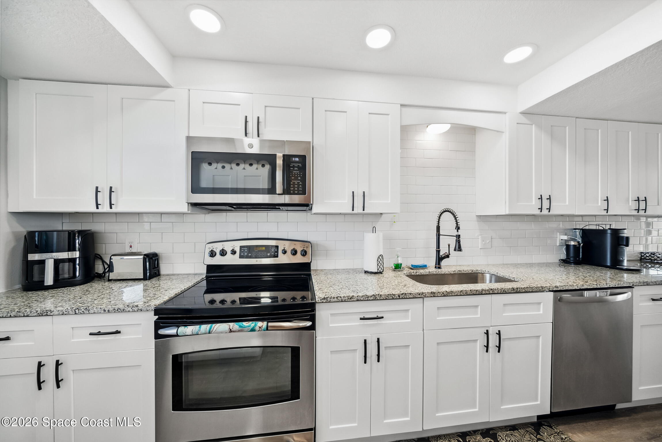 180 Paradise Boulevard 18015