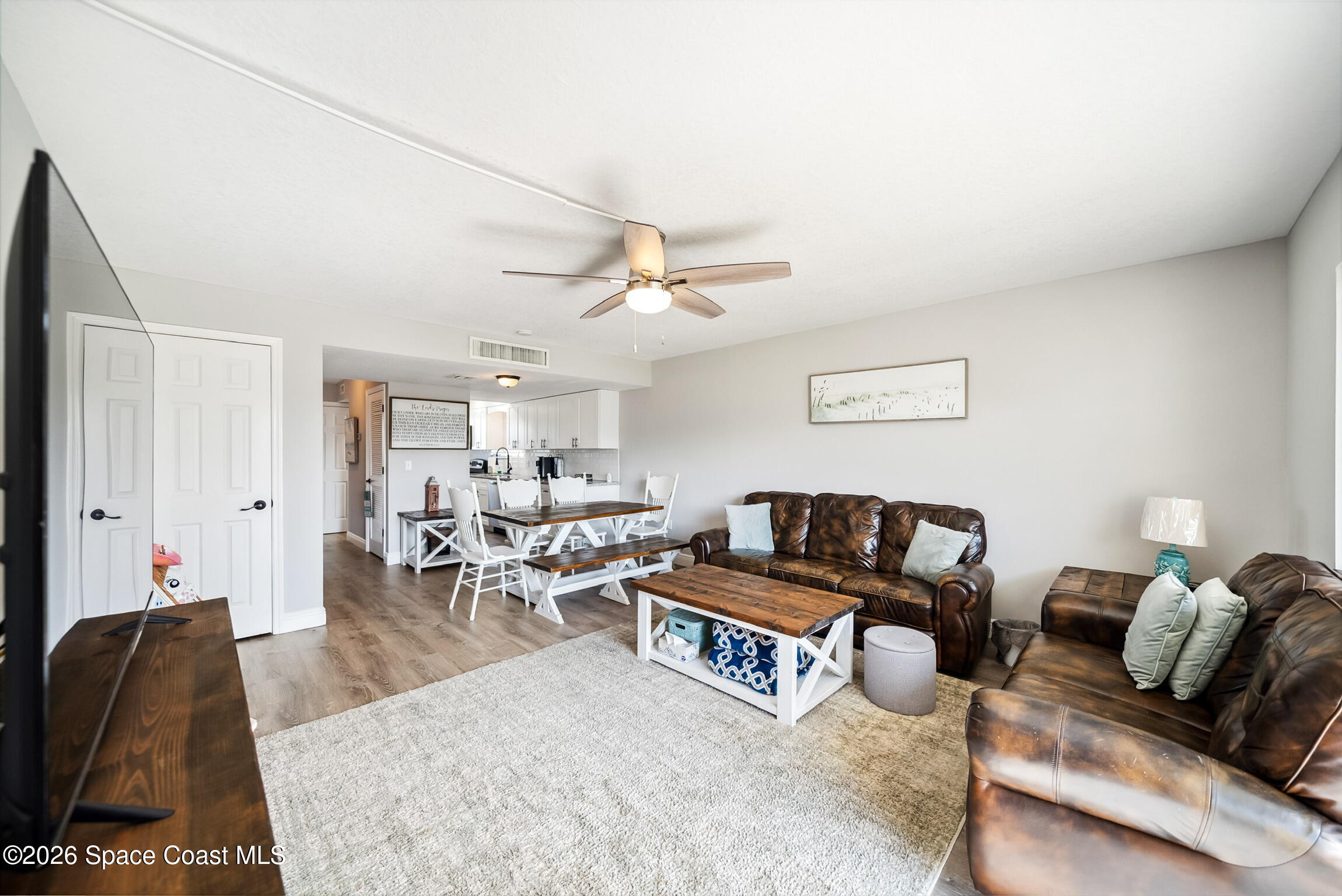 180 Paradise Boulevard 18015