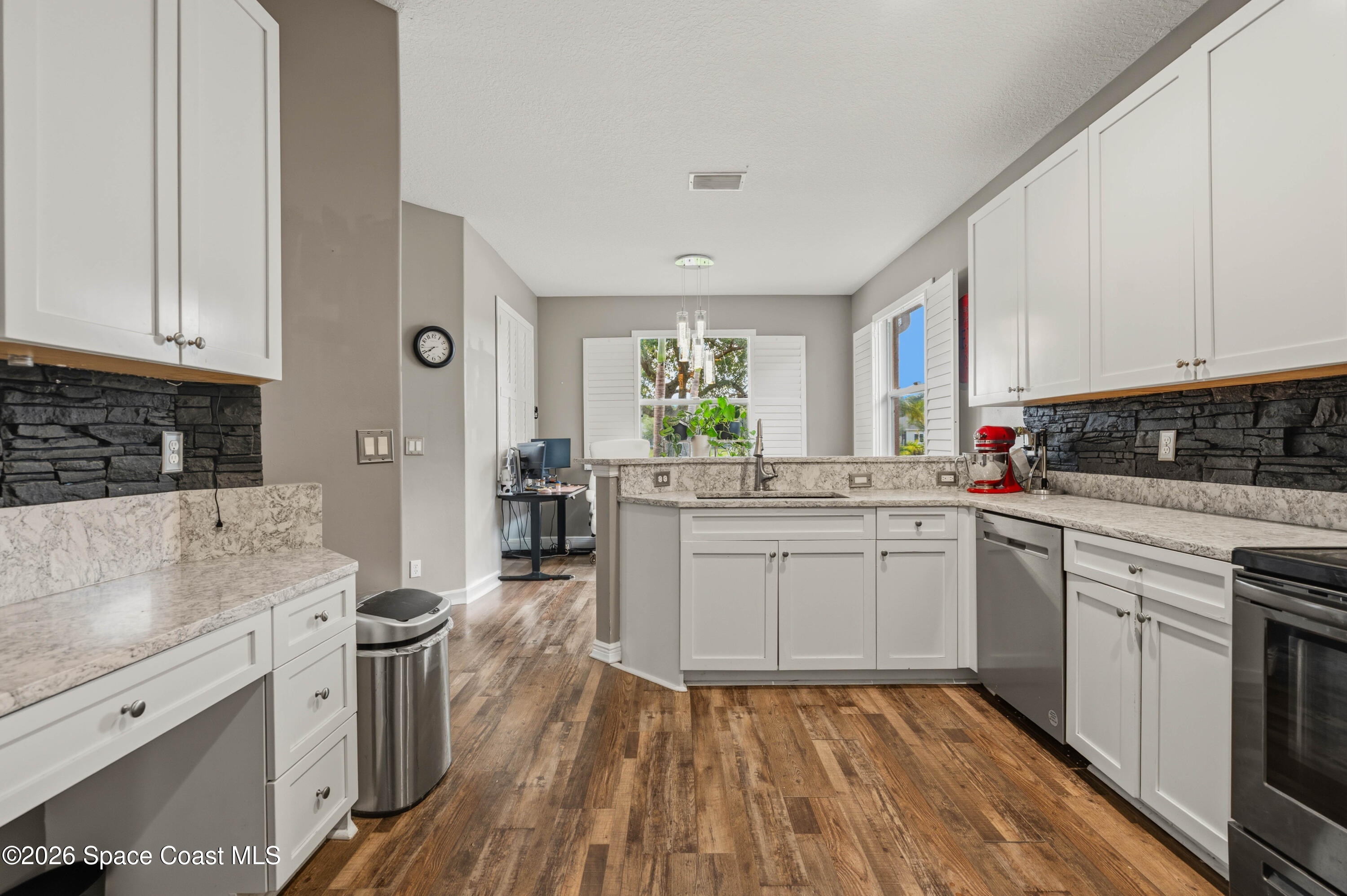 570 Gardendale Circle SE