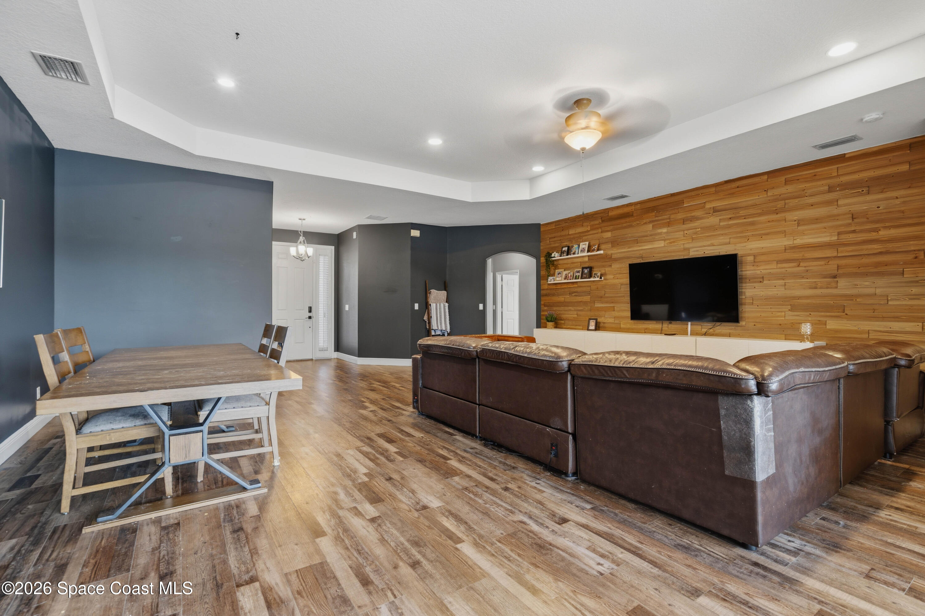 570 Gardendale Circle SE