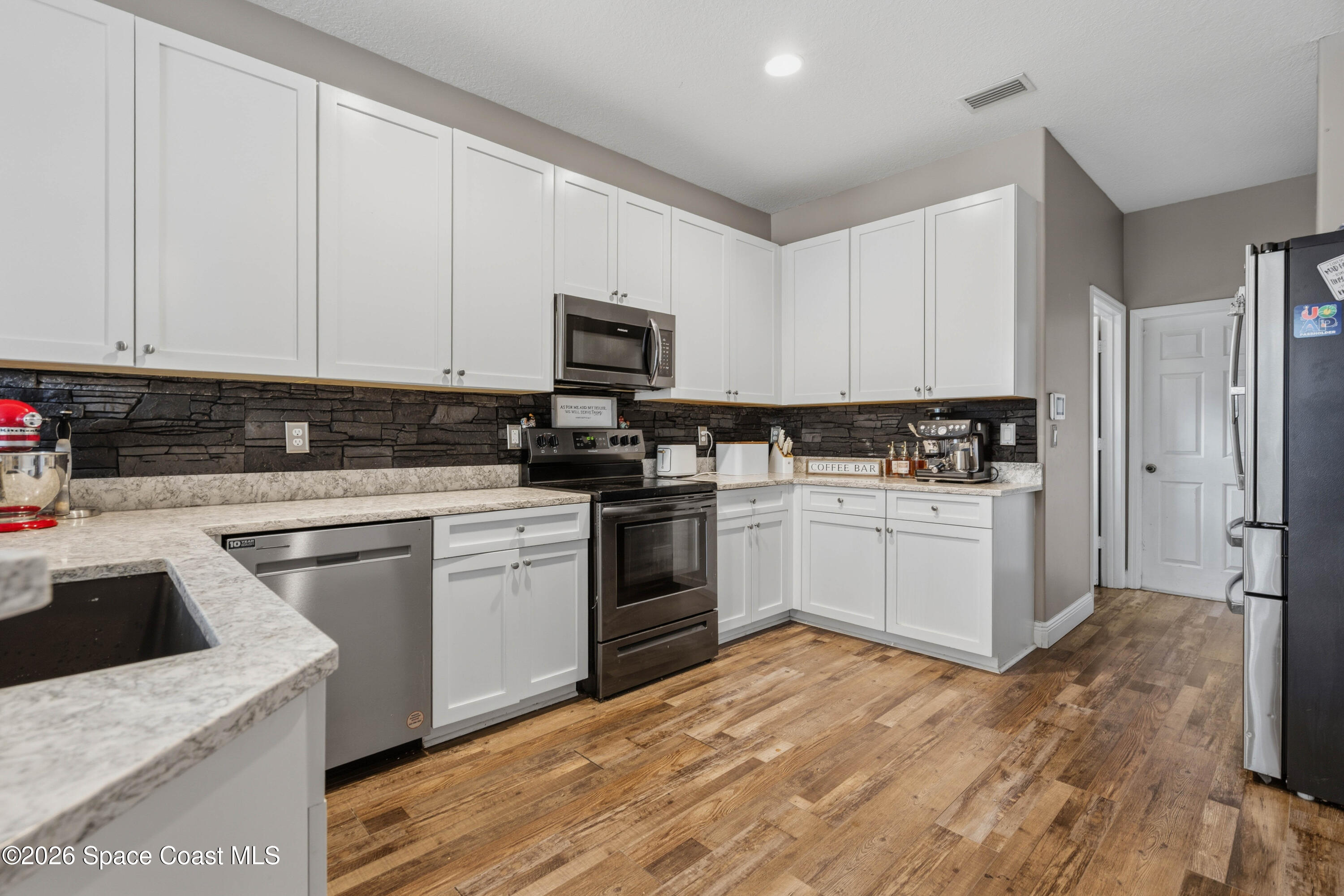 570 Gardendale Circle SE