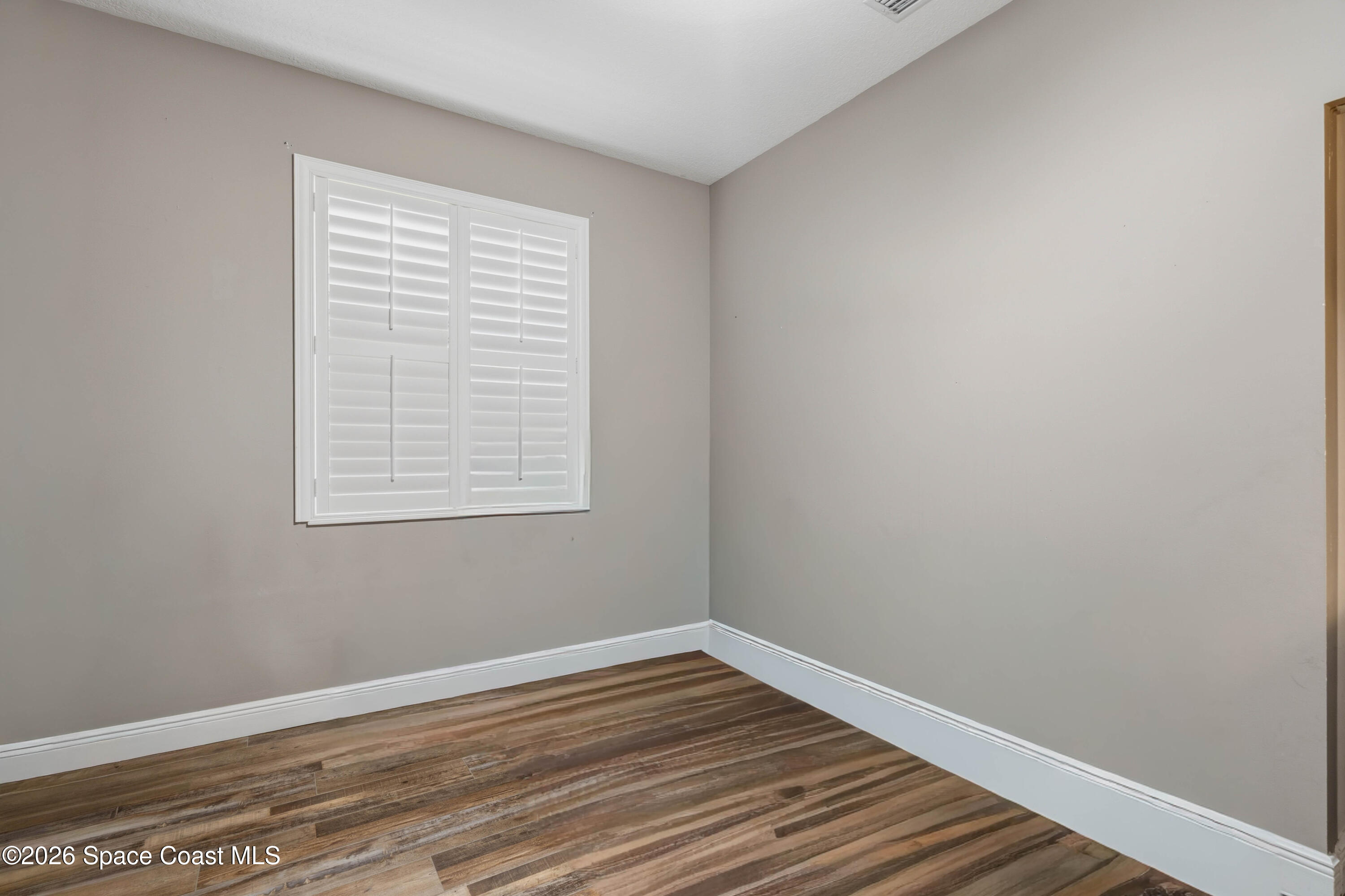 570 Gardendale Circle SE