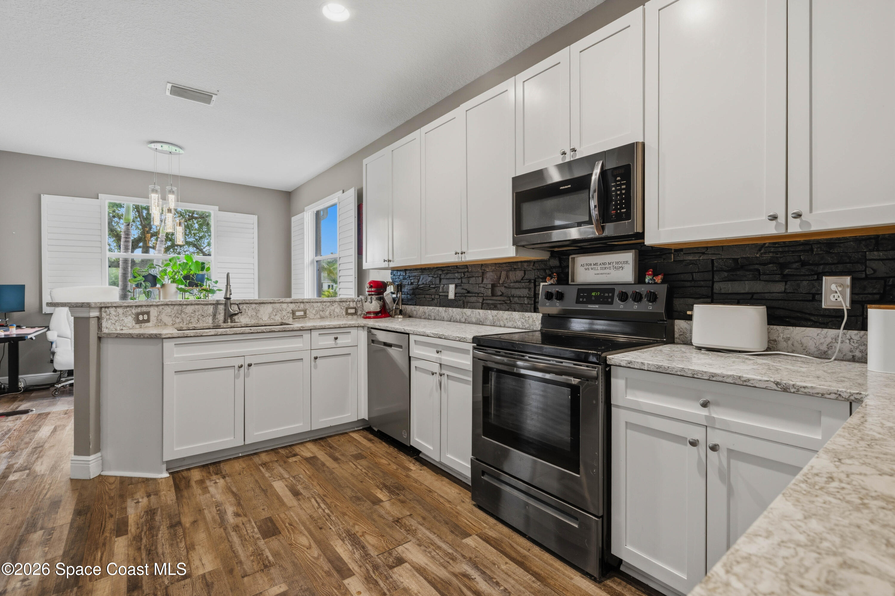 570 Gardendale Circle SE