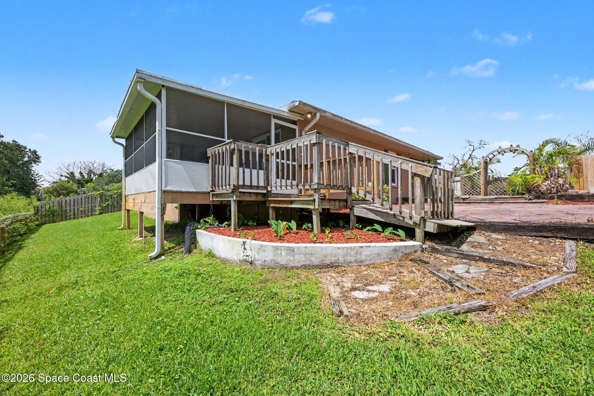 1019 Mandarin Drive NE