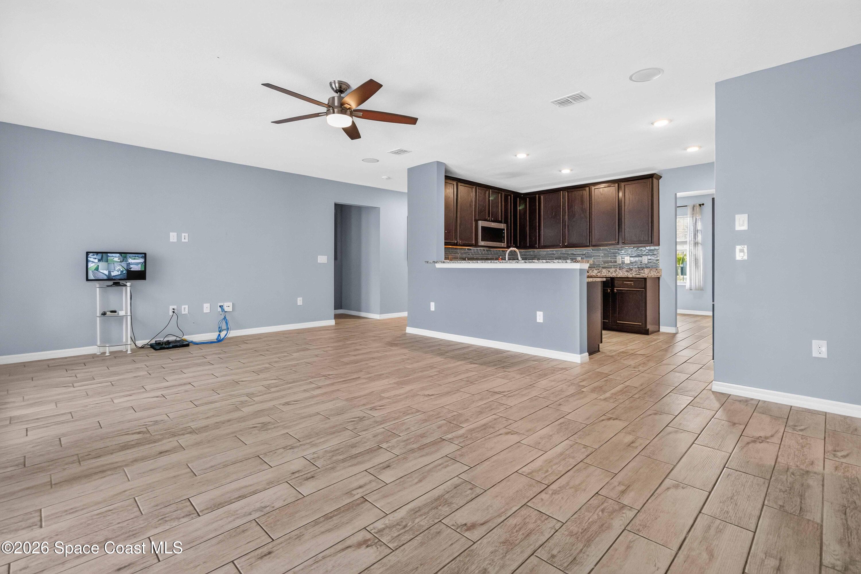 161 Broward Street NE