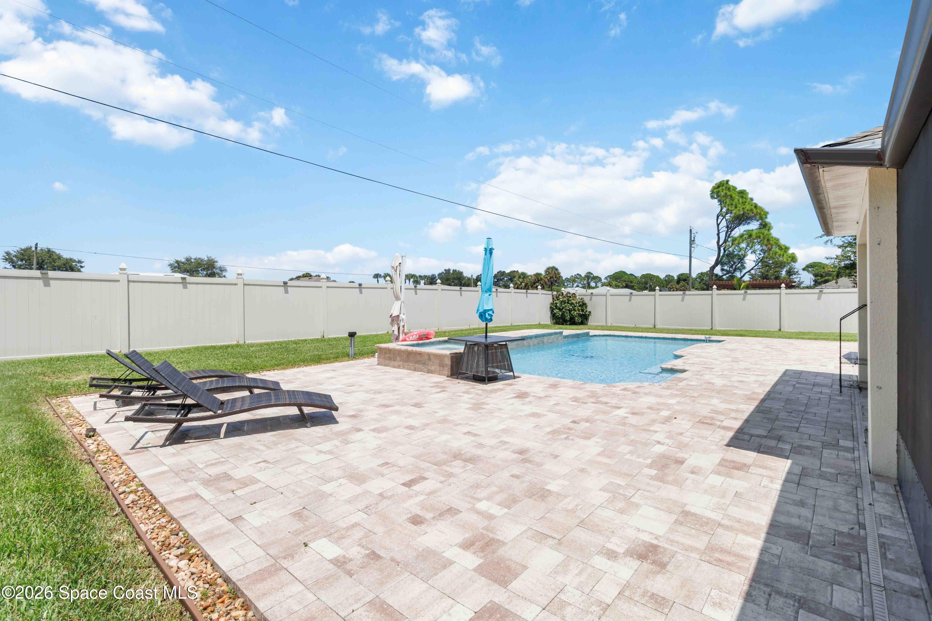 161 Broward Street NE