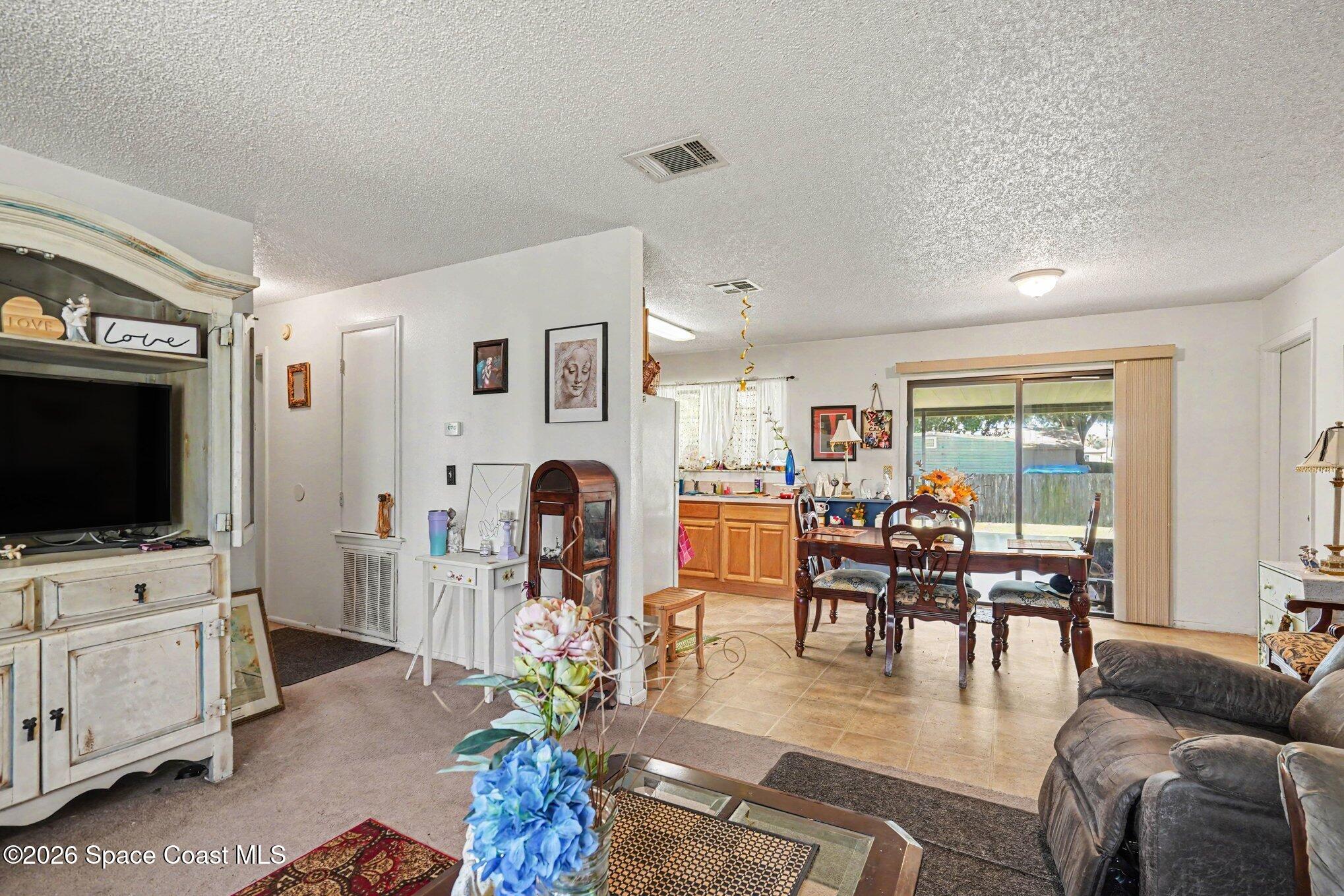 598 Black Horse Street SE