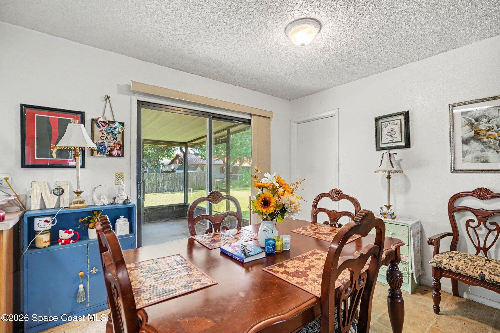 598 Black Horse Street SE