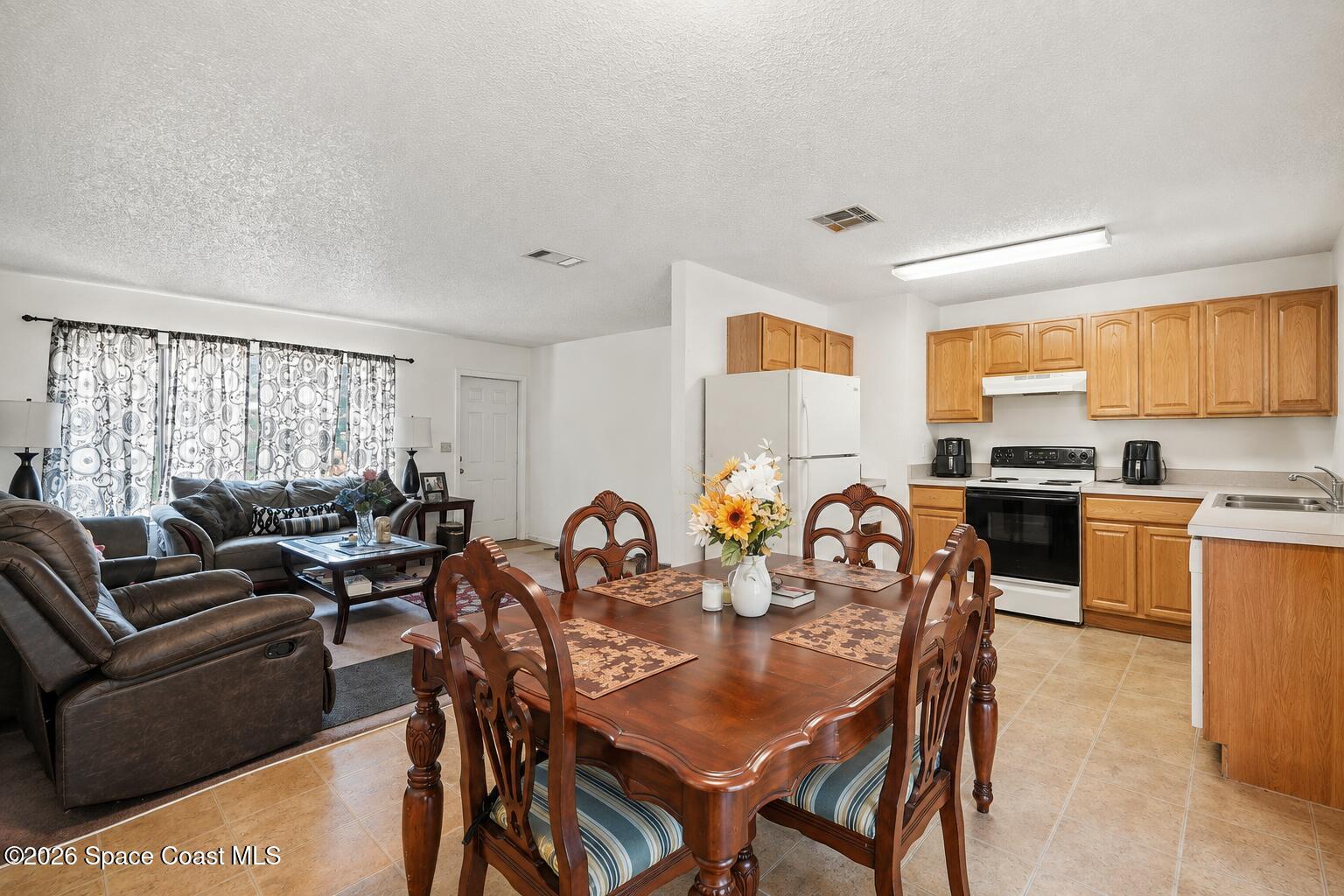 598 Black Horse Street SE