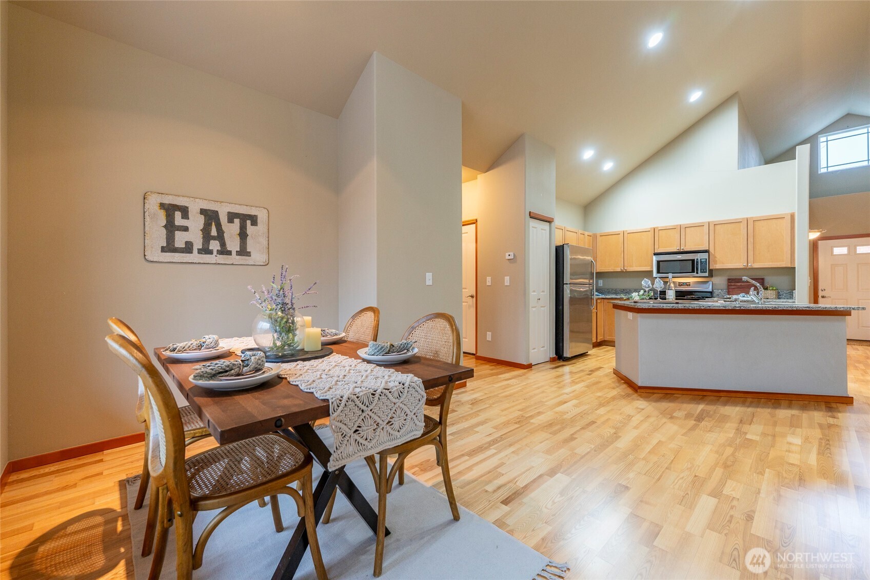 2093 Calico Loop