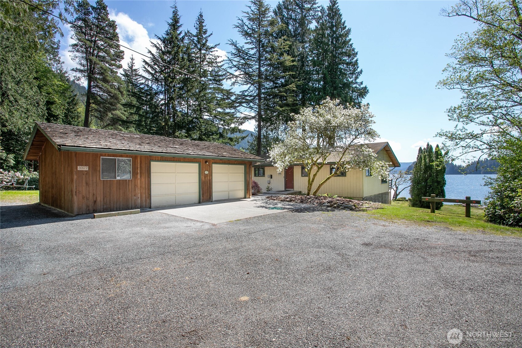 3307 Northshore Road