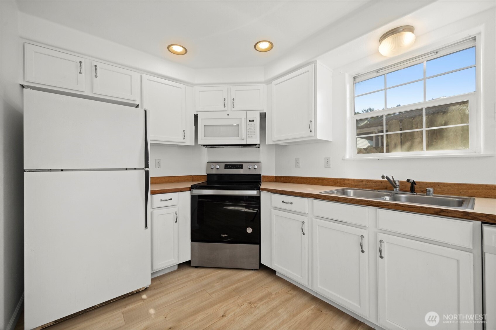 2126 Zephyr Place