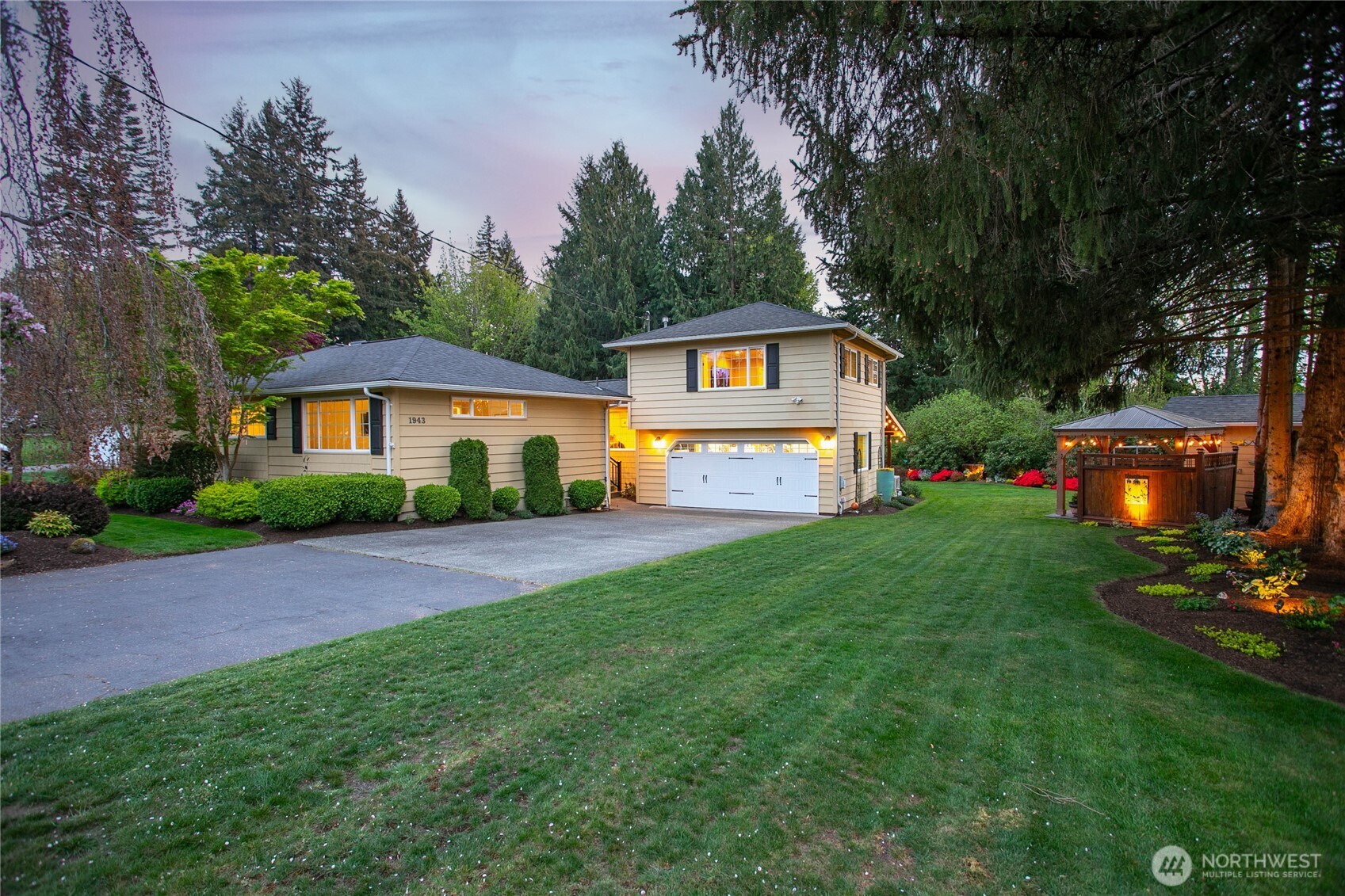 1943 Lake Crest Drive