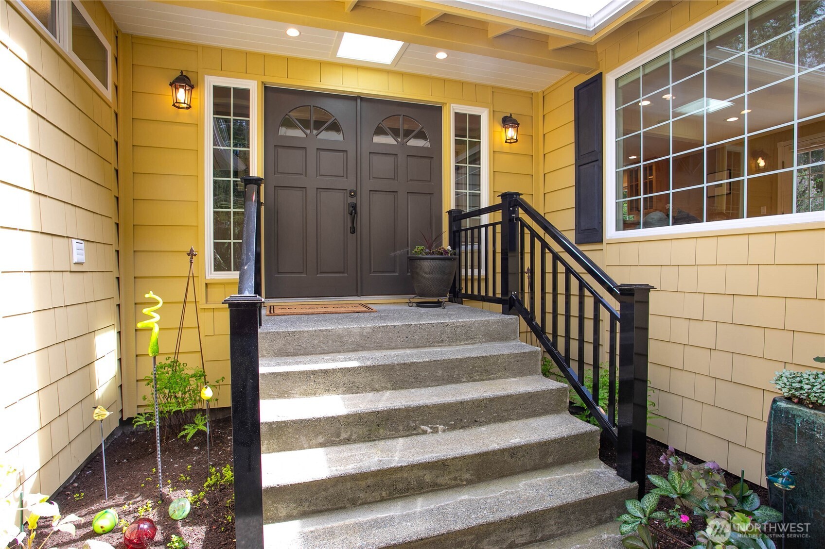 1943 Lake Crest Drive