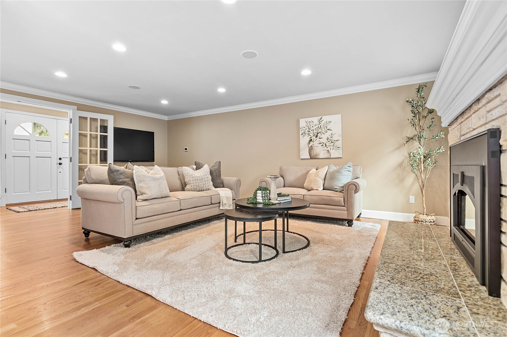 1943 Lake Crest Drive