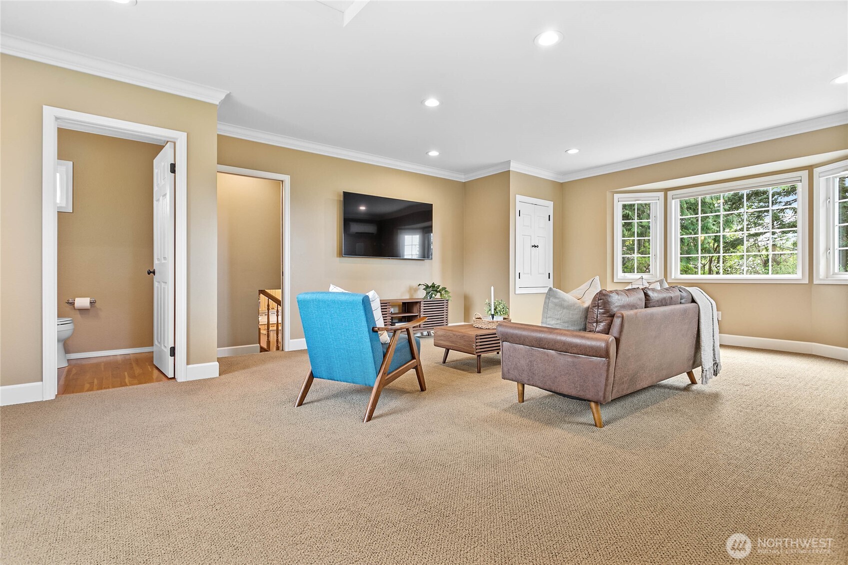 1943 Lake Crest Drive