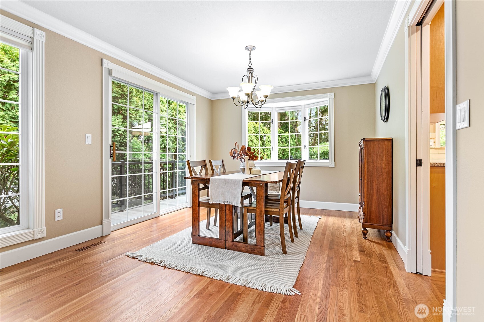 1943 Lake Crest Drive