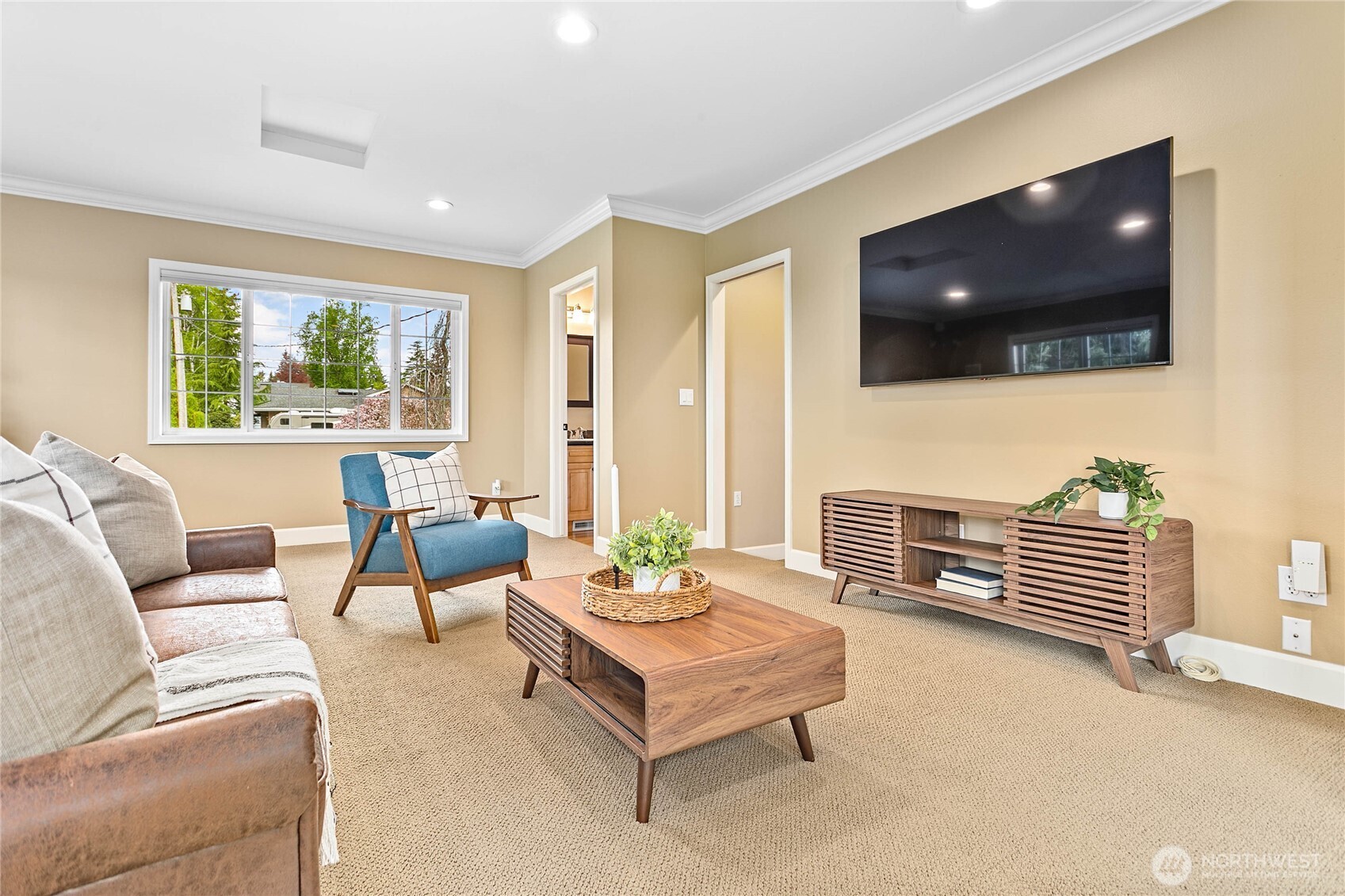 1943 Lake Crest Drive