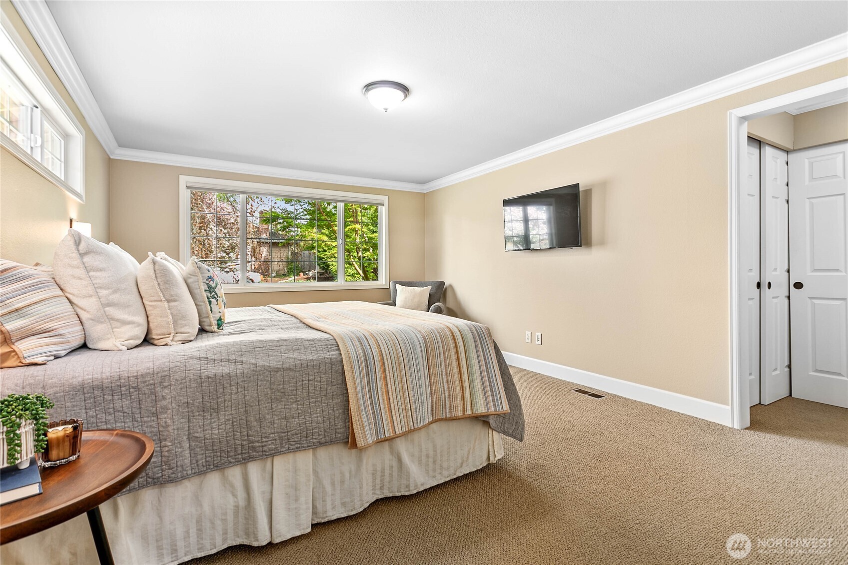 1943 Lake Crest Drive