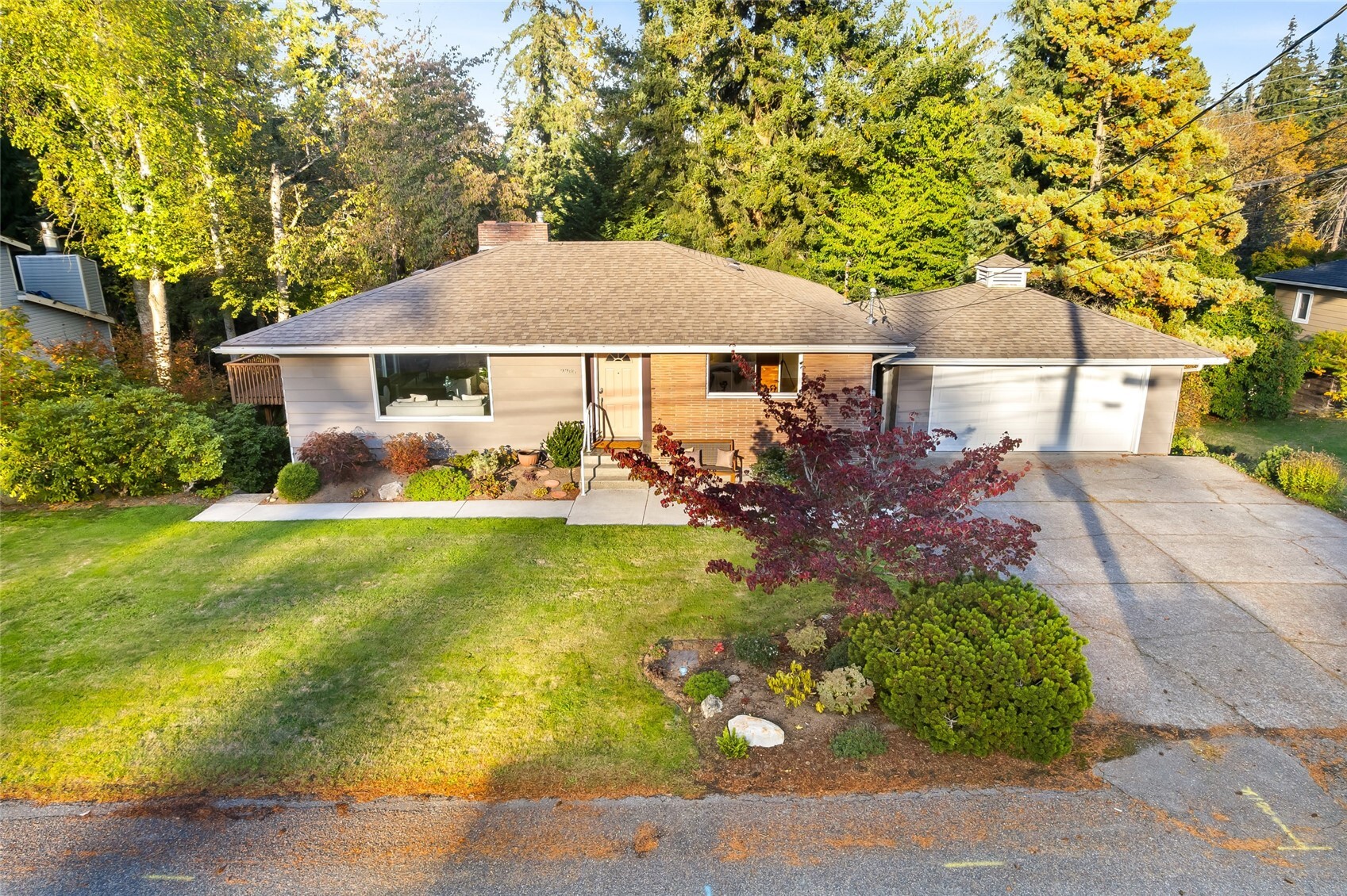 2205 Old Lakeway Drive