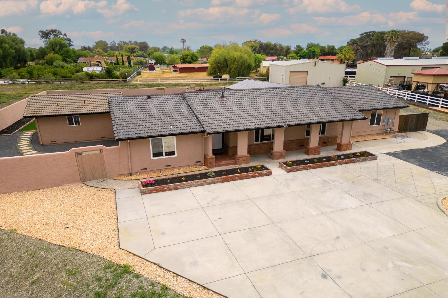 23155 Vaquero Court