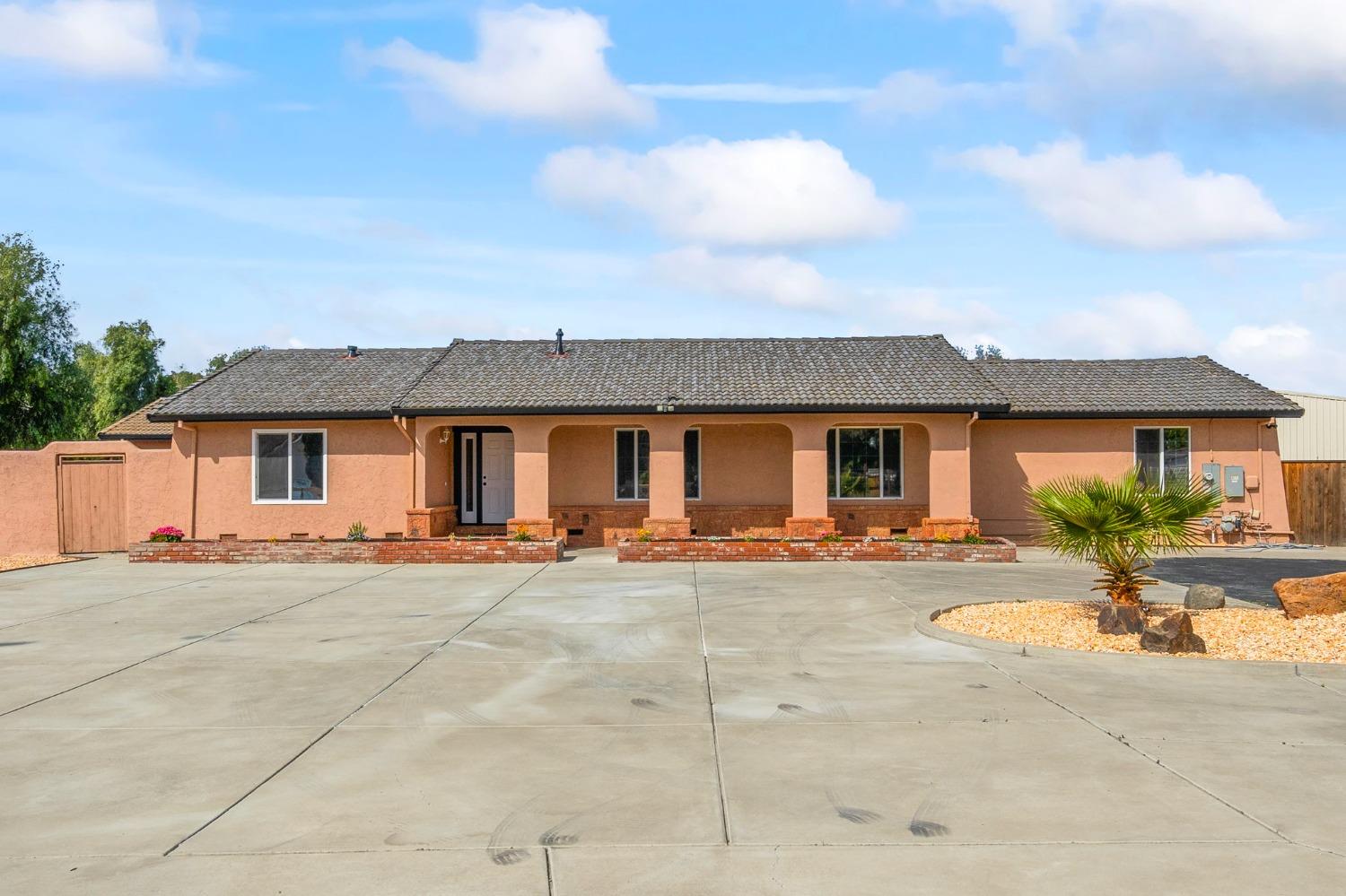 23155 Vaquero Court