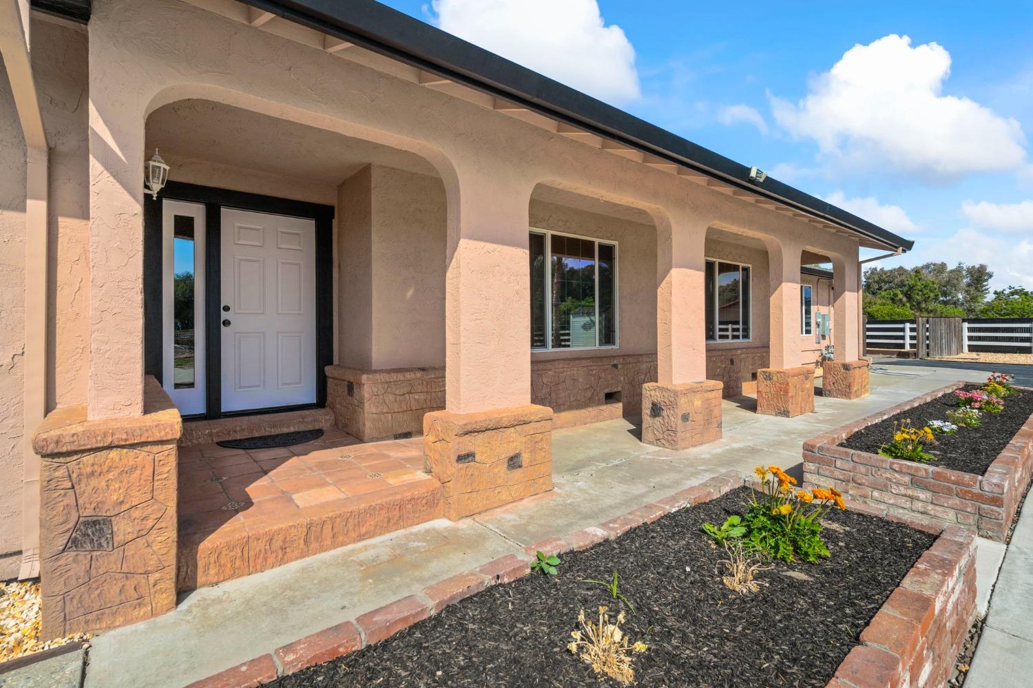23155 Vaquero Court