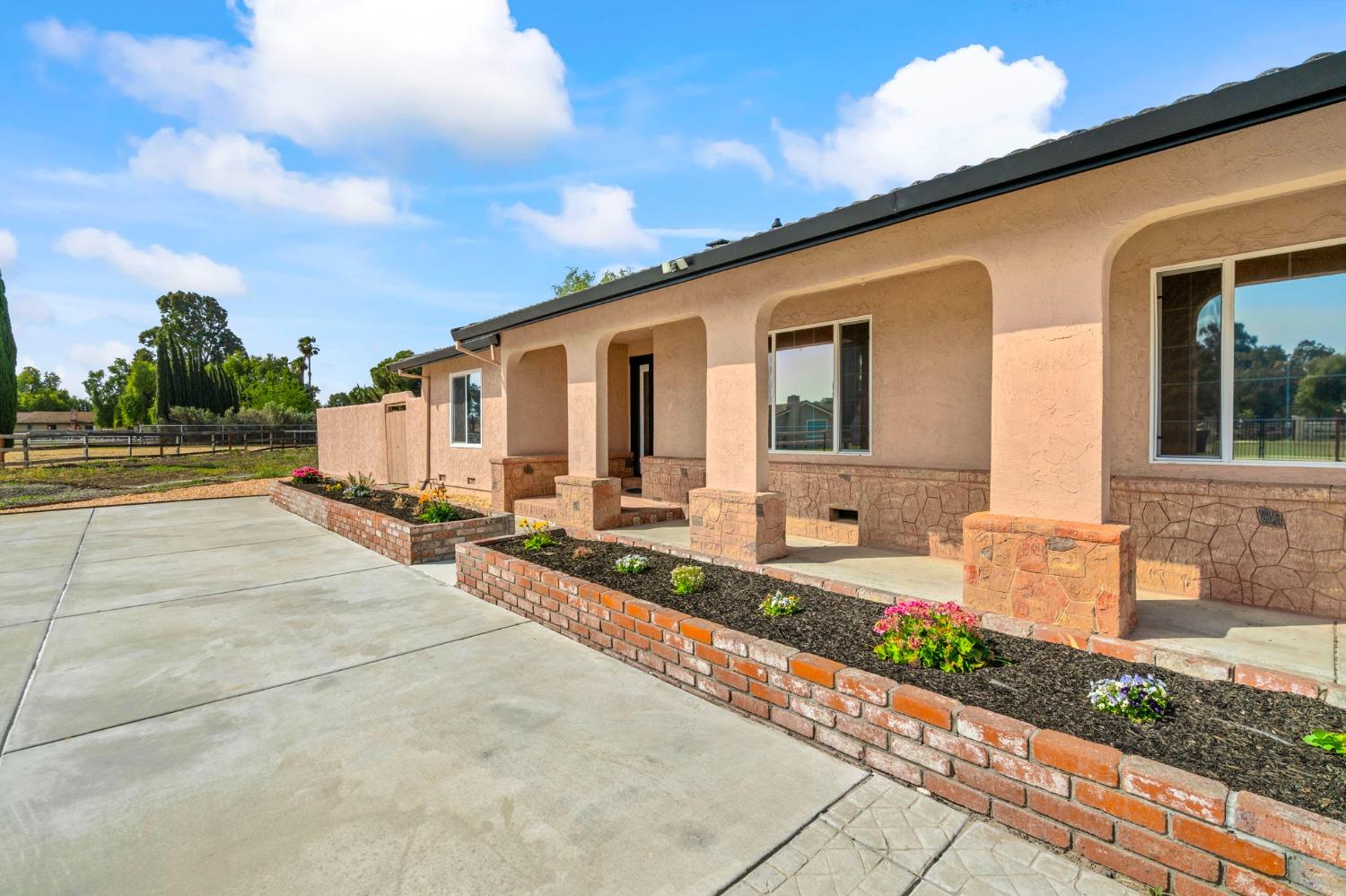 23155 Vaquero Court