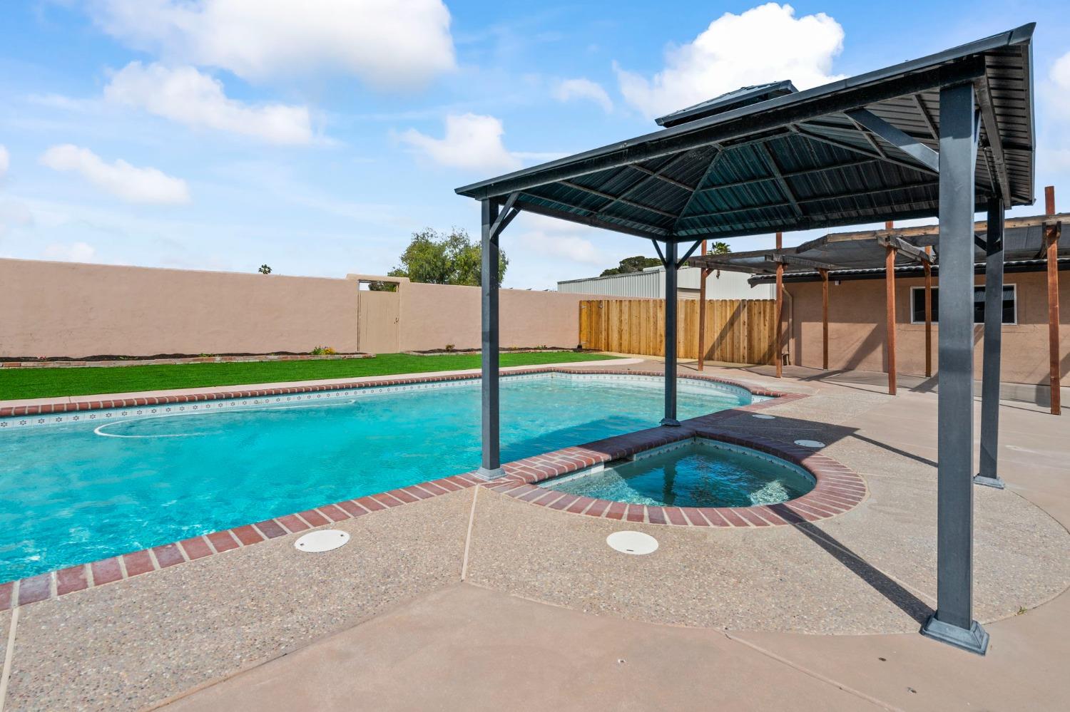 23155 Vaquero Court