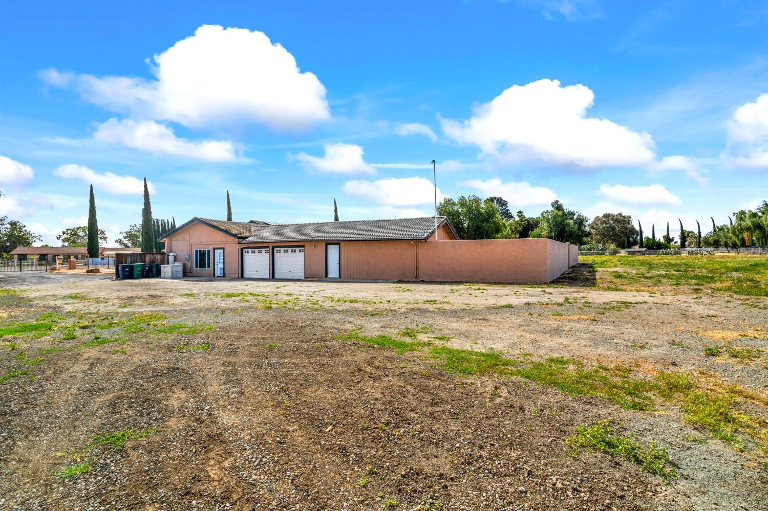 23155 Vaquero Court