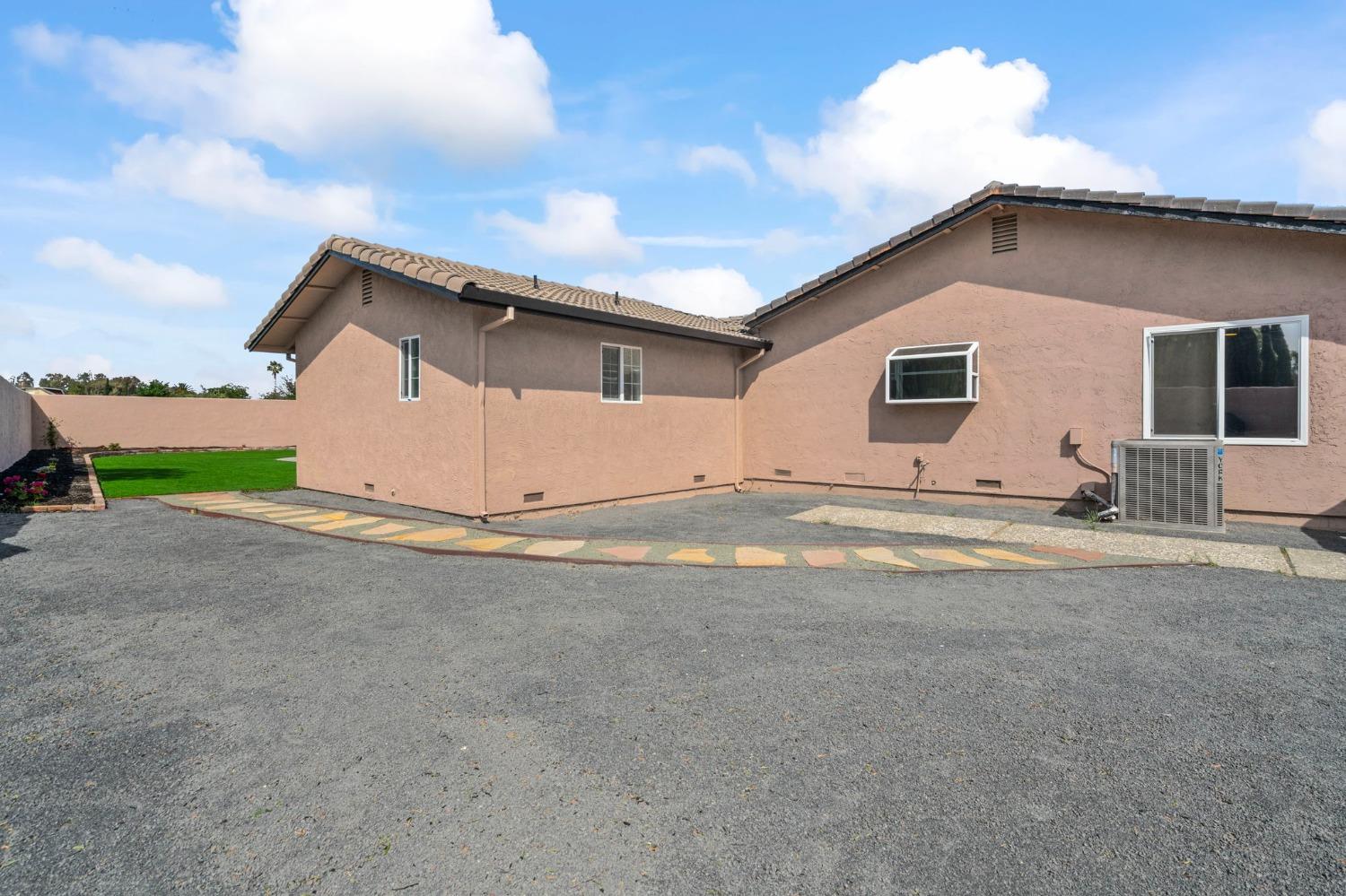 23155 Vaquero Court