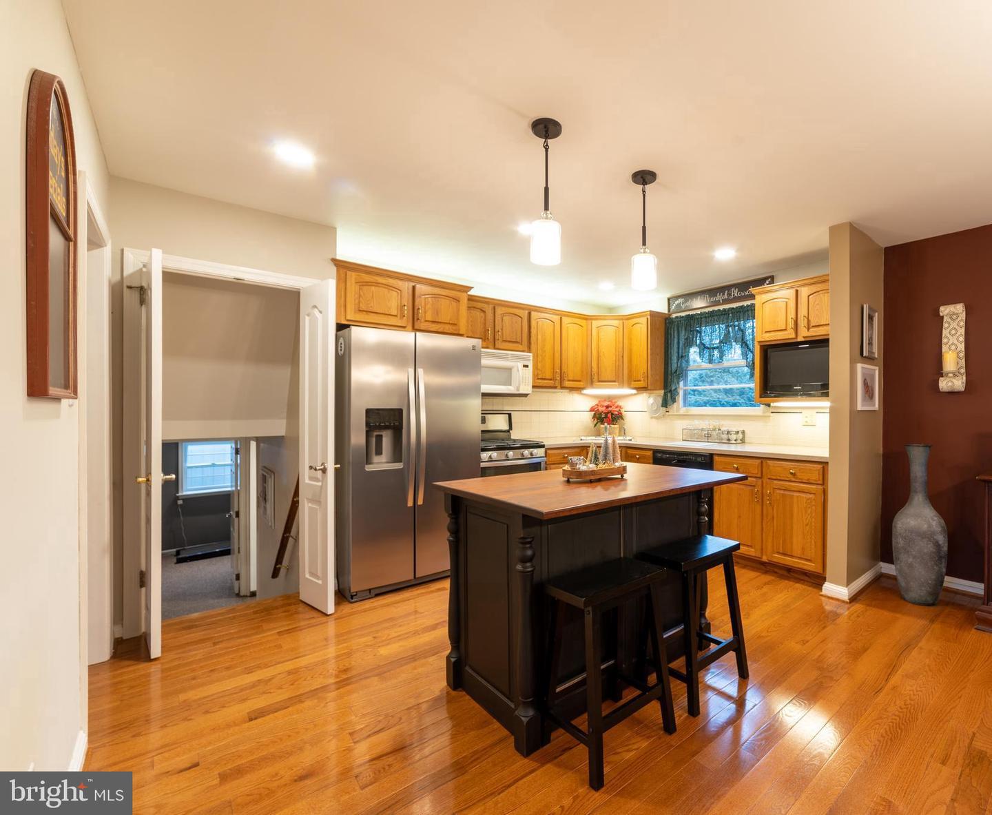 1208 Gateway Ln