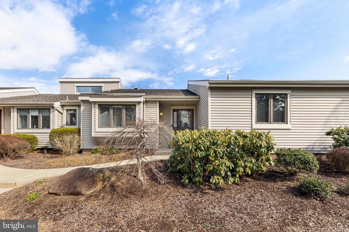 566 Franklin Way