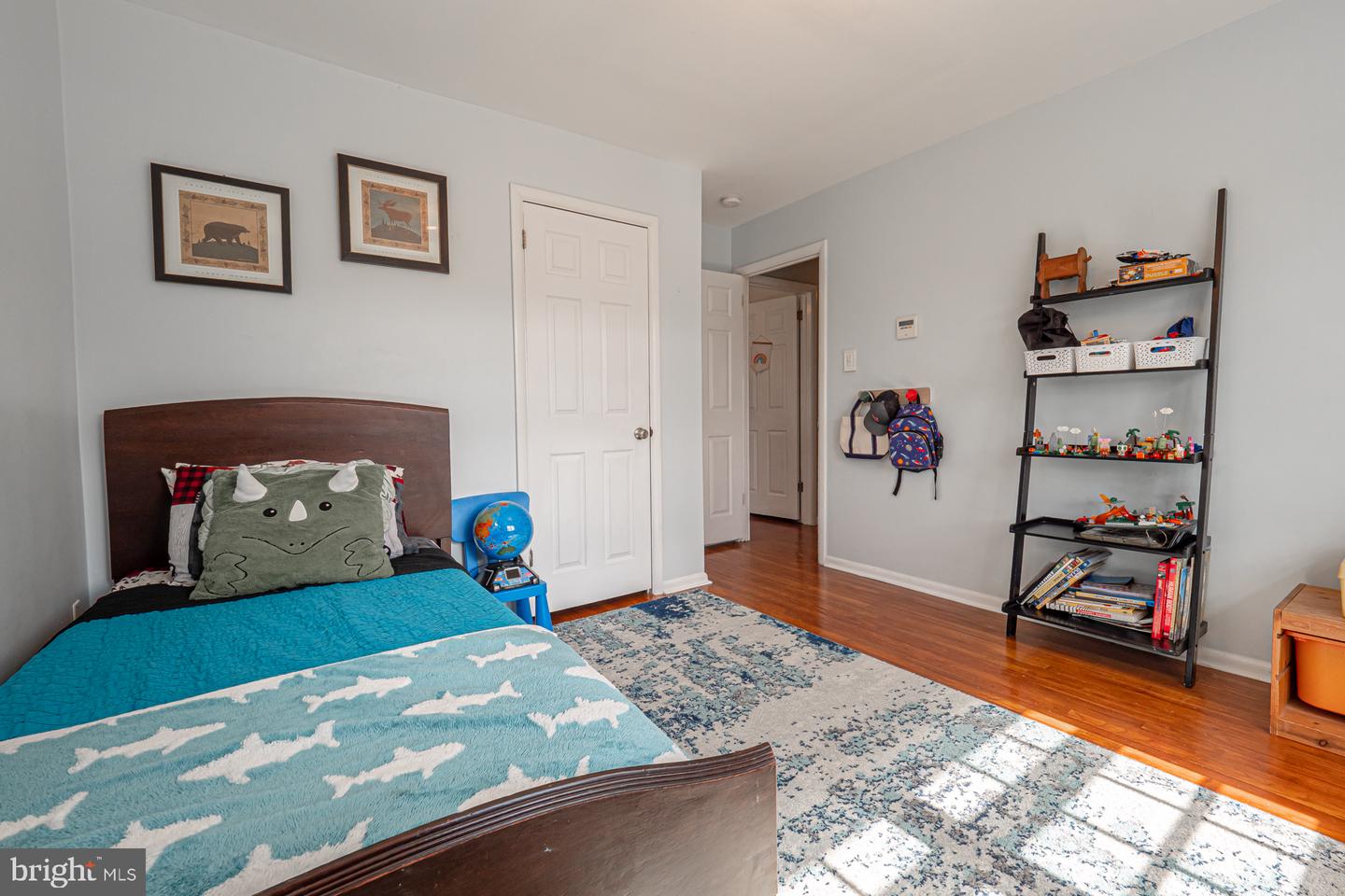 10 Queens Ave