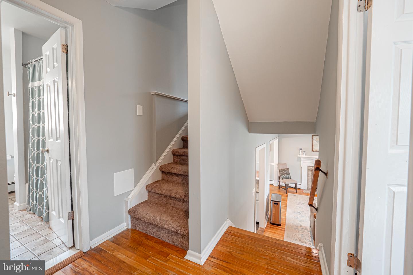10 Queens Ave